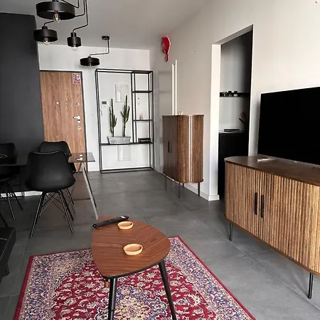 Appartamento C71 - Metro Wilanowska - Free Underground Parking