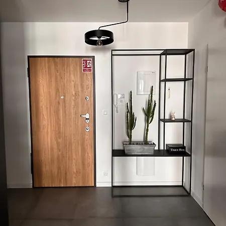 C71 - Metro Wilanowska - Free Underground Parking Apartment