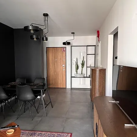 C71 - Metro Wilanowska - Free Underground Parking