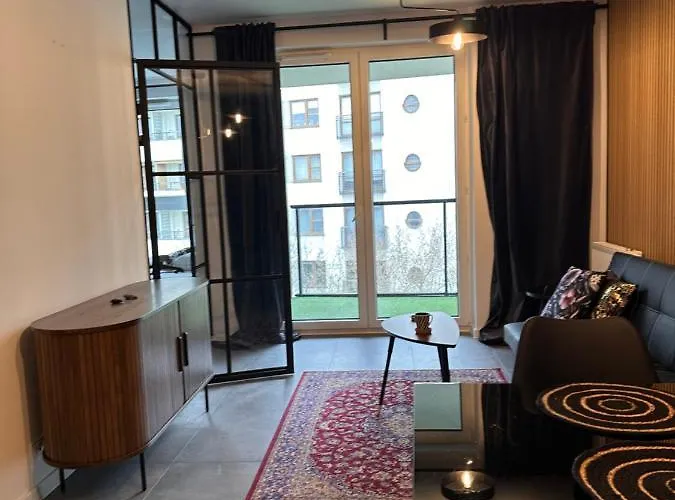 C71 - Metro Wilanowska - Free Underground Parking